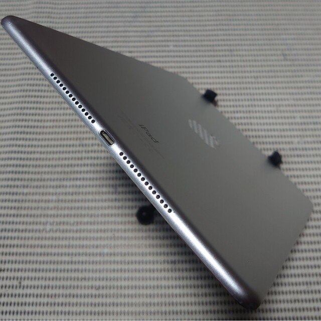 完動品iPad Air2(A1566)本体16GBシルバーWi-Fiモデル送料込○液晶タッチパネル