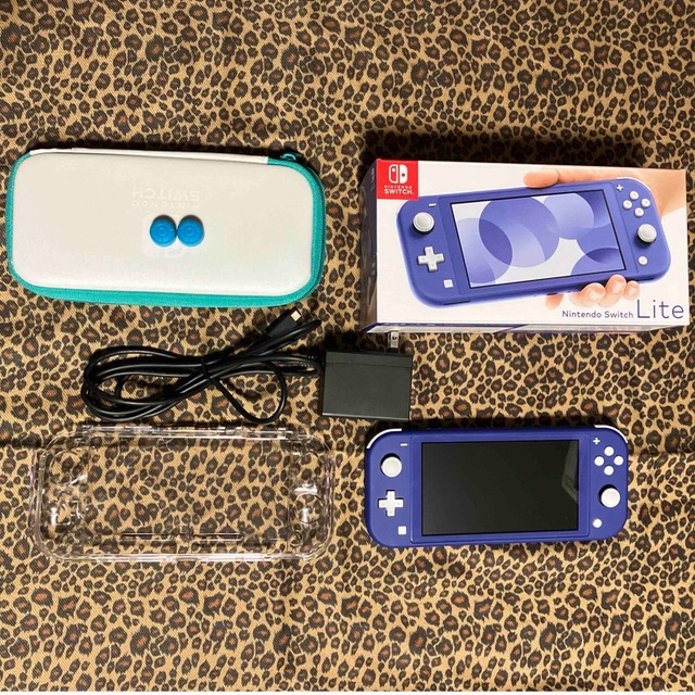 Nintendo Switch(ニンテンドースイッチ)のNintendo Switch LITE ブルー エンタメ/ホビーのゲームソフト/ゲーム機本体(携帯用ゲーム機本体)の商品写真