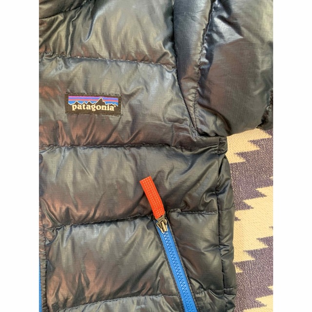 patagonia(パタゴニア)のPatagonia  パタゴニア　ダウンジャケット　 キッズ/ベビー/マタニティのベビー服(~85cm)(ジャケット/コート)の商品写真