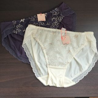 Triumph - Triumph 下着 ショーツ クリーム色 新品 Mサイズの通販 by