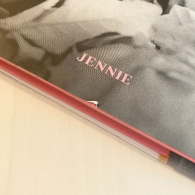 BLACKPINK JENNIE [SOLO] PHOTOBOOK フォトブック エンタメ/ホビーのタレントグッズ(アイドルグッズ)の商品写真