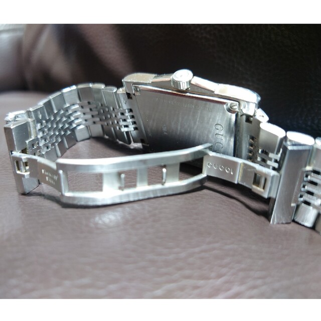 Gucci(グッチ)の【値引中】GUCCI時計　メンズ　ライトブラウン　スクエア メンズの時計(腕時計(アナログ))の商品写真
