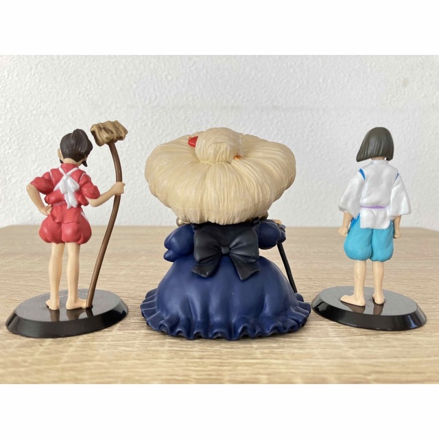 千と千尋の神隠し フィギュアの通販 by aKaNe's shop|ラクマ 千と千尋の神隠し フィギュアの通販 by aKaNe's shop|ラクマ
