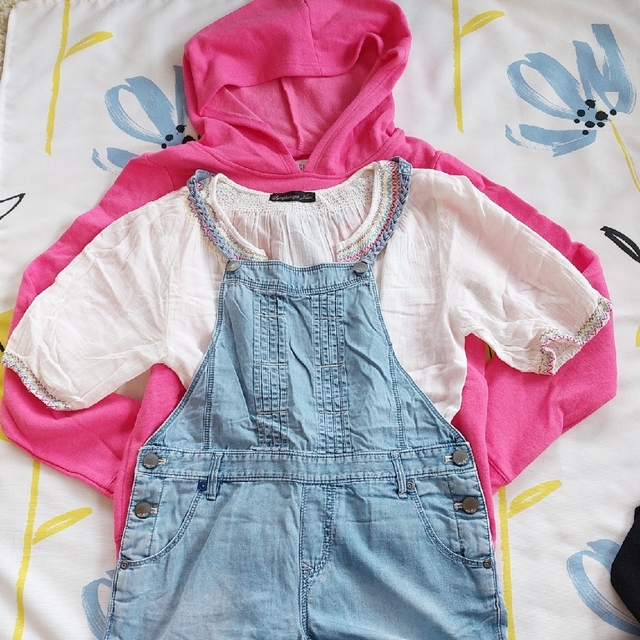 150 5点セット　GAP　パーカー　サロペットなど キッズ/ベビー/マタニティのキッズ服女の子用(90cm~)(ジャケット/上着)の商品写真