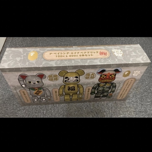 BE@RBRICK(ベアブリック)のBE@RBRICK × BAPE 招き猫銀 達磨金 獅子舞 100%&400% エンタメ/ホビーのフィギュア(アニメ/ゲーム)の商品写真