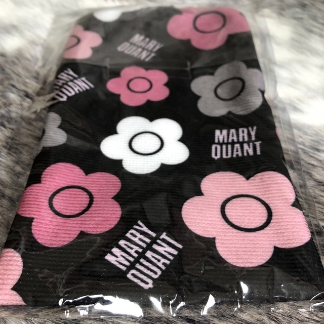 MARY QUANT(マリークワント)の【new】タオルポーチ/カバー/ケース/黒ピンク/ファスナー レディースのファッション小物(ポーチ)の商品写真