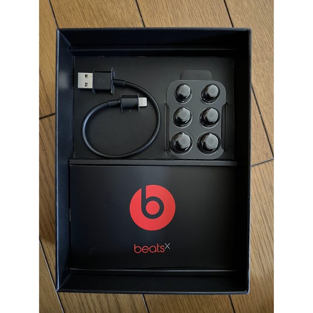 Beats(ビーツ)のbeats x スマホ/家電/カメラのオーディオ機器(ヘッドフォン/イヤフォン)の商品写真