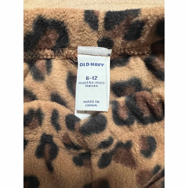 Old Navy(オールドネイビー)の新品未使用　OLD NAVY フリース上下セット　6ヶ月〜12ヶ月 キッズ/ベビー/マタニティのベビー服(~85cm)(その他)の商品写真