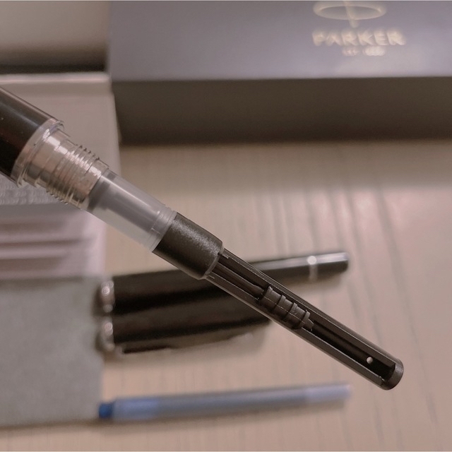 Parker(パーカー)のPARKER パーカー 万年筆 ブラック　黒　コンバーター インク  インテリア/住まい/日用品の文房具(ペン/マーカー)の商品写真