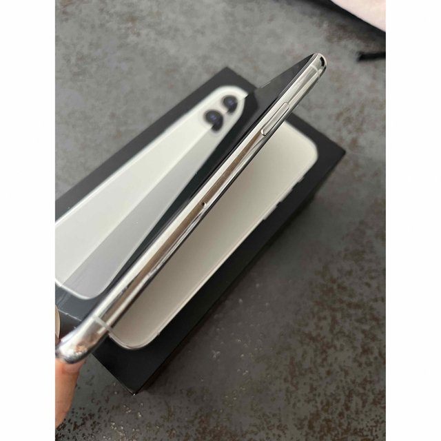 Apple(アップル)のiPhone 11 Pro 64GB 本体 スマホ/家電/カメラのスマートフォン/携帯電話(スマートフォン本体)の商品写真