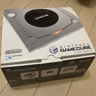 ニンテンドーゲームキューブ(ニンテンドーゲームキューブ)の【値下げ】NINTENDO GAMECUBE シルバー　ゼルダの伝説風のタクト付(家庭用ゲームソフト)