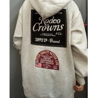 ロデオクラウンズワイドボウル(RODEO CROWNS WIDE BOWL)のLOGO Many patchesパーカー(パーカー)