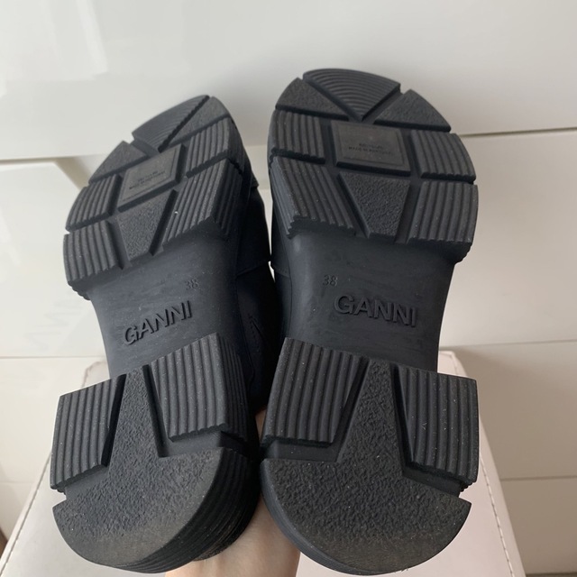 GANNI ブラック　リサイクルラバー　サンダル レディースの靴/シューズ(サンダル)の商品写真