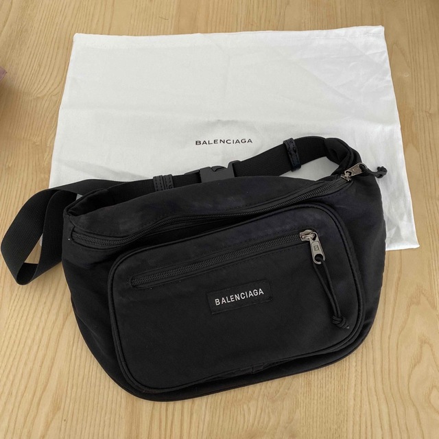 BALENCIAGA ボディバッグ 激安価格 51.0%OFF www.gold-and-wood.com