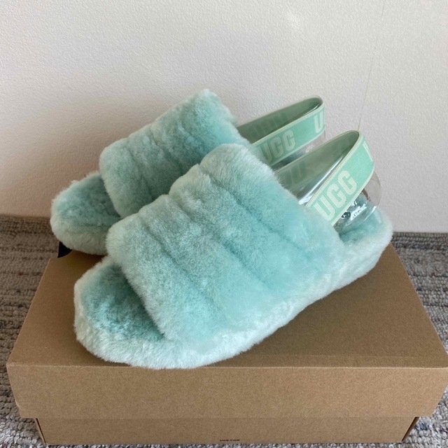 UGG FLUFF YEAH SLIDE ペールエメラルド　23センチ