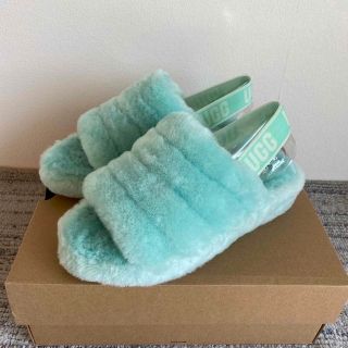 アグ(UGG)のUGG FLUFF YEAH SLIDE ペールエメラルド　23センチ(サンダル)