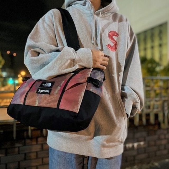 【新品】シュプリームSupreme North Face Tote Royal