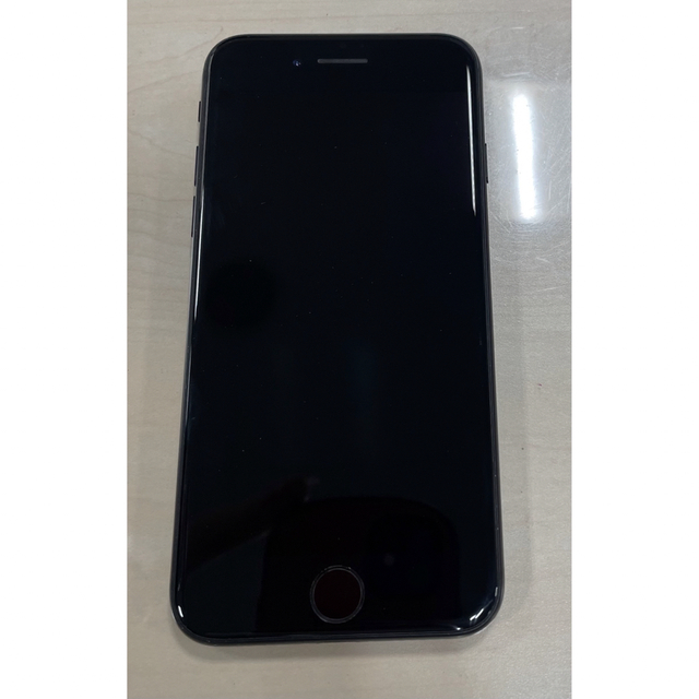 Apple(アップル)のiPhone7（32GB）Black 箱無し SIMフリー スマホ/家電/カメラのスマートフォン/携帯電話(スマートフォン本体)の商品写真
