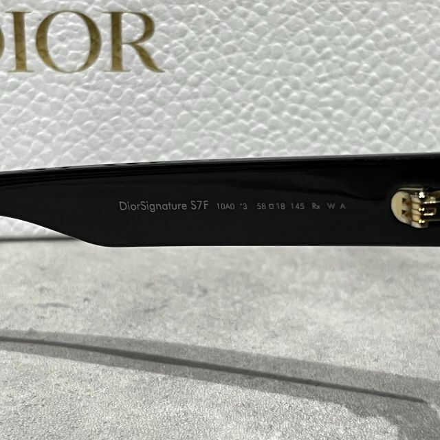 Dior(ディオール)の新品 ディオール Dior Signature S7F 10A0 サングラス メンズのファッション小物(サングラス/メガネ)の商品写真