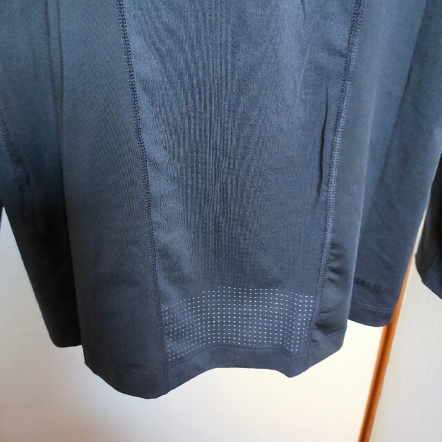 adidas(アディダス)のアディダス　テックフィット　メンズLsize長袖Tシャツ メンズのトップス(Tシャツ/カットソー(七分/長袖))の商品写真