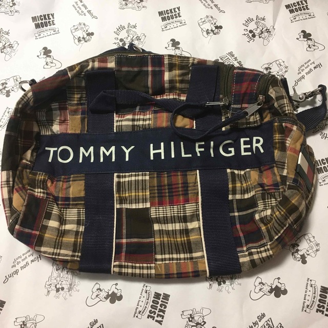 TOMMY HILFIGER(トミーヒルフィガー)のTOMMY HILFIGER ショルダーバッグ パッチワーク レディースのバッグ(ボストンバッグ)の商品写真