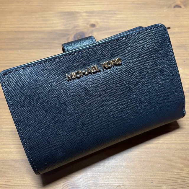 Michael Kors(マイケルコース)の【alexie@16様】マイケルコース MICHAEL KORS 財布 二つ折り レディースのファッション小物(財布)の商品写真