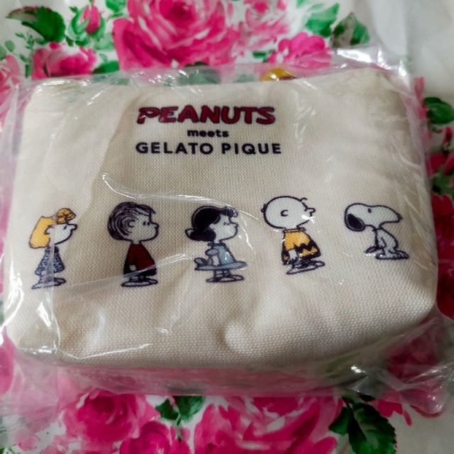 gelato pique(ジェラートピケ)のジェラートピケ　ティッシュポーチ　スヌーピー エンタメ/ホビーのコレクション(その他)の商品写真