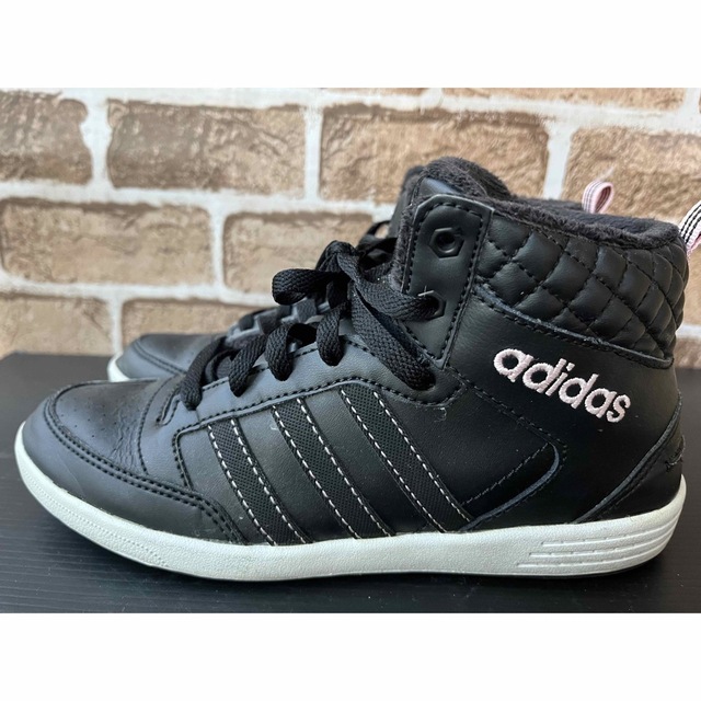 adidas(アディダス)のadidas ボア 内側 24.5cm スニーカー スノーブーツ レディースの靴/シューズ(ブーツ)の商品写真