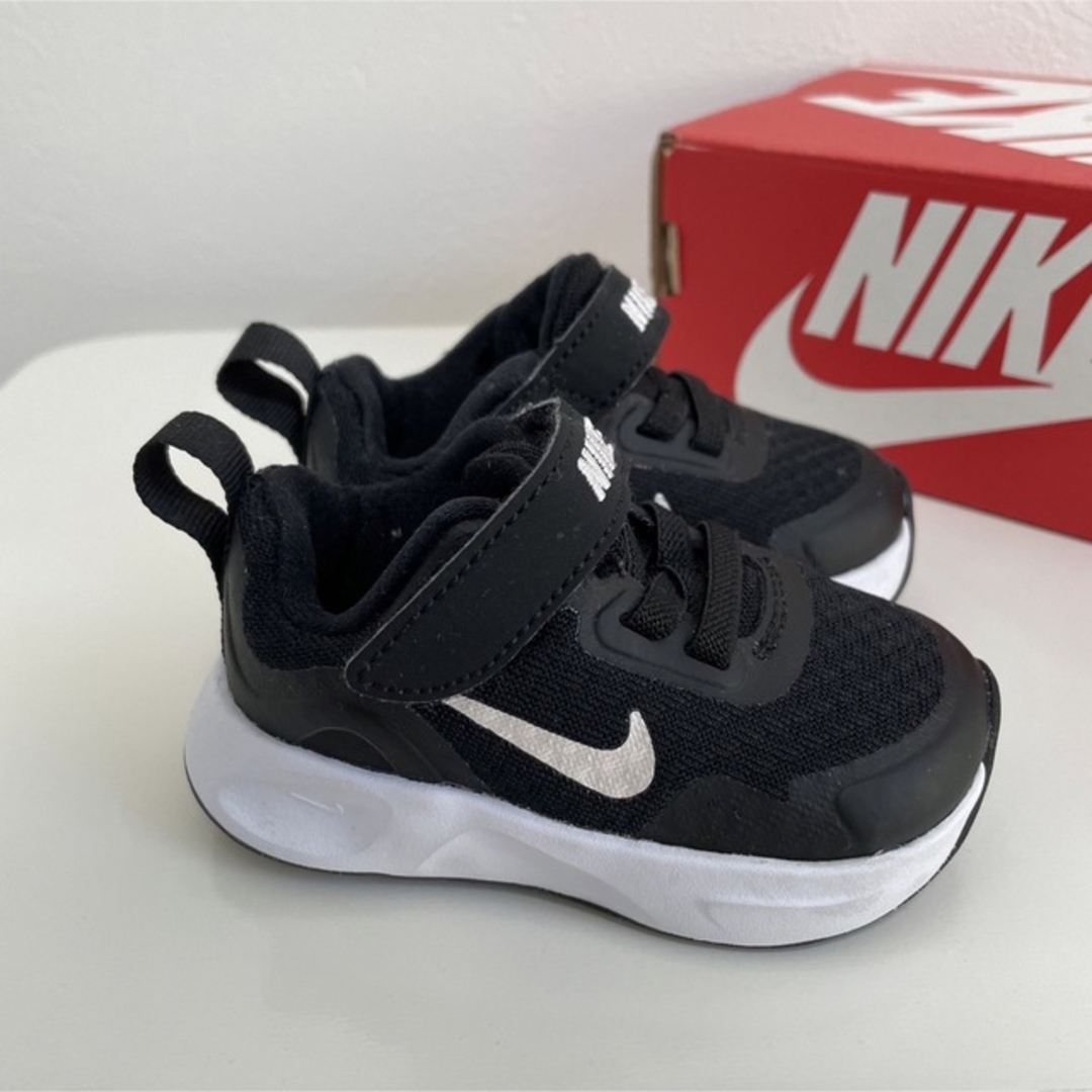 NIKE(ナイキ)のNIKE ベビーシューズ スニーカー 9cm ナイキ ブラック キッズ/ベビー/マタニティのベビー靴/シューズ(~14cm)(スニーカー)の商品写真