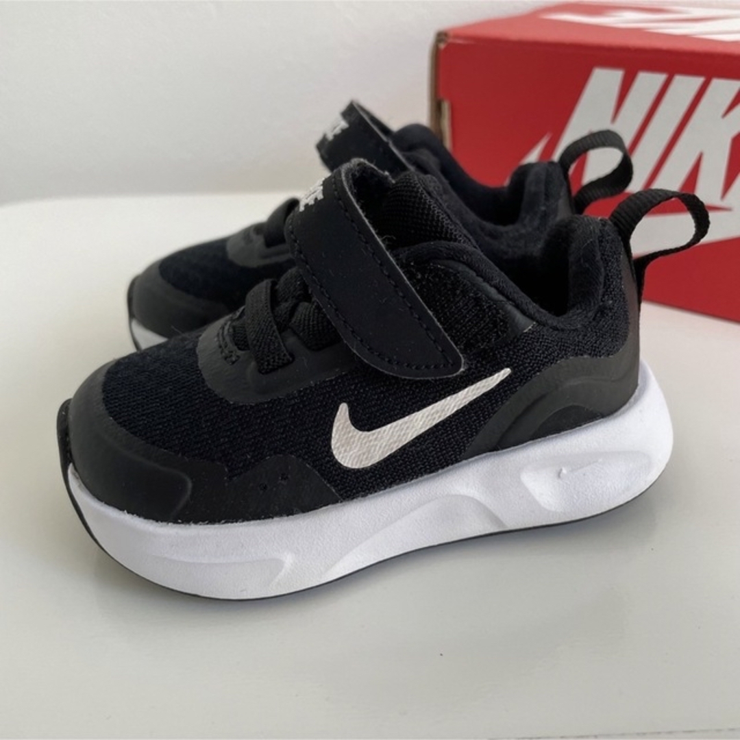 NIKE(ナイキ)のNIKE ベビーシューズ スニーカー 9cm ナイキ ブラック キッズ/ベビー/マタニティのベビー靴/シューズ(~14cm)(スニーカー)の商品写真