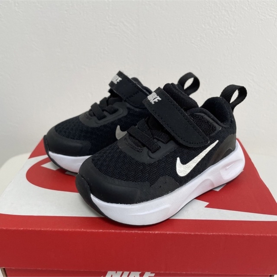 NIKE(ナイキ)のNIKE ベビーシューズ スニーカー 9cm ナイキ ブラック キッズ/ベビー/マタニティのベビー靴/シューズ(~14cm)(スニーカー)の商品写真