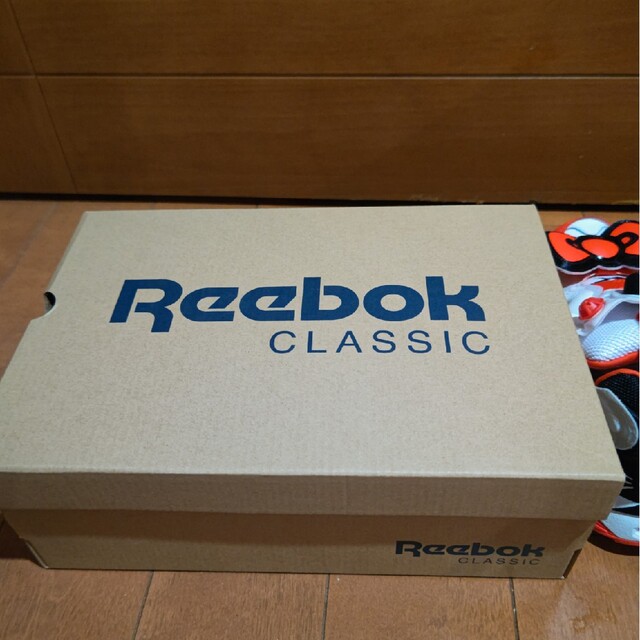 Reebok(リーボック)の最終価格、限定レア！紙タグ、箱あり、ハローキティReebokコラボ23.5 レディースの靴/シューズ(スニーカー)の商品写真