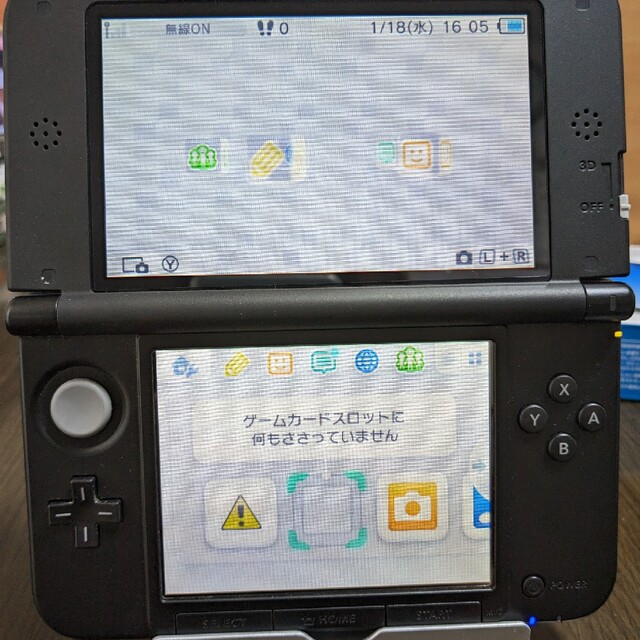 ニンテンドー3DS(ニンテンドー3DS)の中古　ニンテンドー3DS LL　 BLUE×BLACK エンタメ/ホビーのゲームソフト/ゲーム機本体(携帯用ゲーム機本体)の商品写真