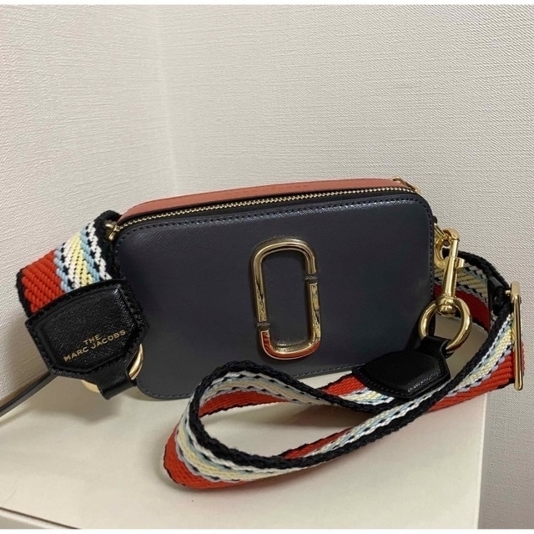 MARC JACOBS(マークジェイコブス)のマークジェイコブス☆ ザ スナップショット(チャコール系) レディースのバッグ(ショルダーバッグ)の商品写真