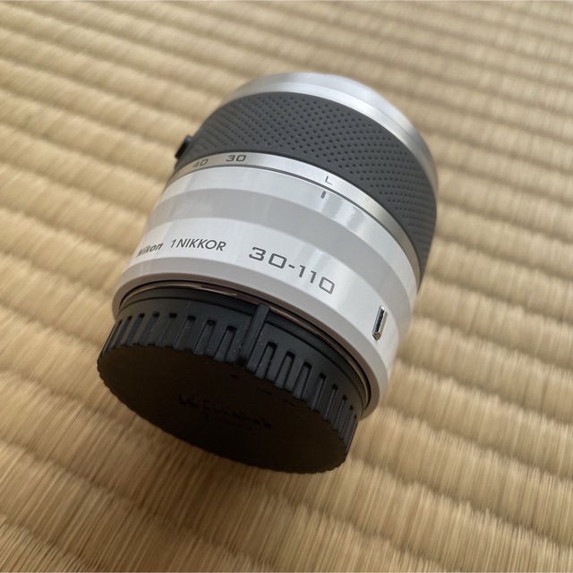 Nikon(ニコン)の一眼レフカメラ Nikon J1 ホワイト スマホ/家電/カメラのカメラ(コンパクトデジタルカメラ)の商品写真