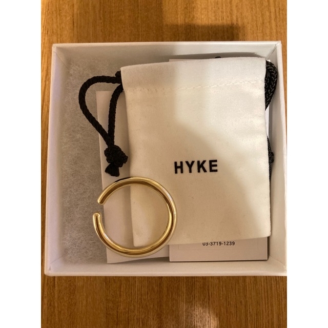 HYKE(ハイク)のHYKE イヤーカフ　GOLD レディースのアクセサリー(イヤーカフ)の商品写真