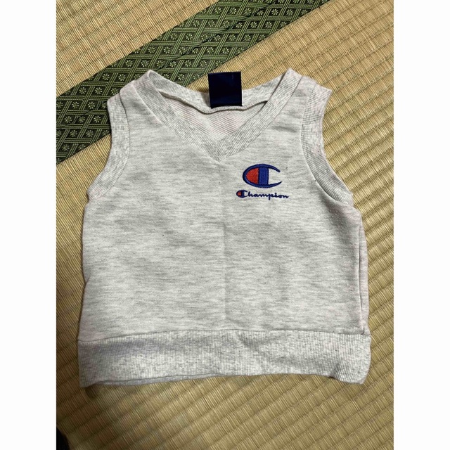 Champion(チャンピオン)のチャンピオン　ベスト　80 キッズ/ベビー/マタニティのベビー服(~85cm)(その他)の商品写真