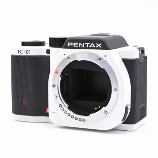 ペンタックス(PENTAX)のPENTAX K-01 ボディ ホワイト/ブラック(ミラーレス一眼)