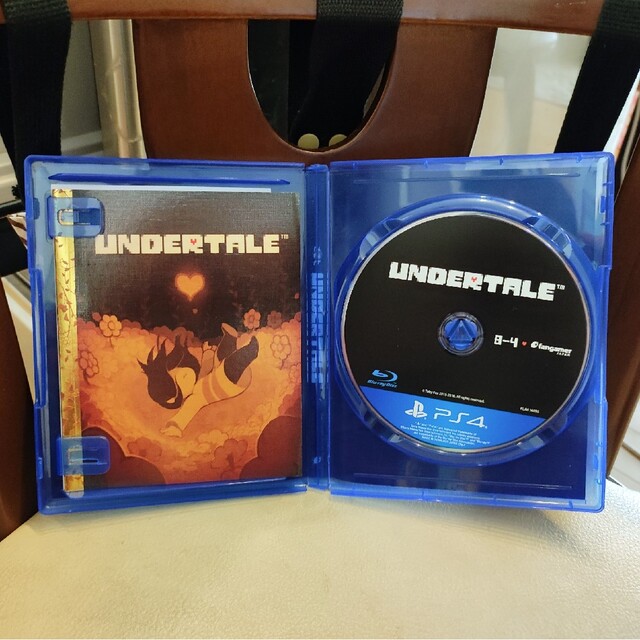 PlayStation4(プレイステーション4)のPS4 UNDERTALE アンダーテール ストーリーブックレット付き エンタメ/ホビーのゲームソフト/ゲーム機本体(家庭用ゲームソフト)の商品写真