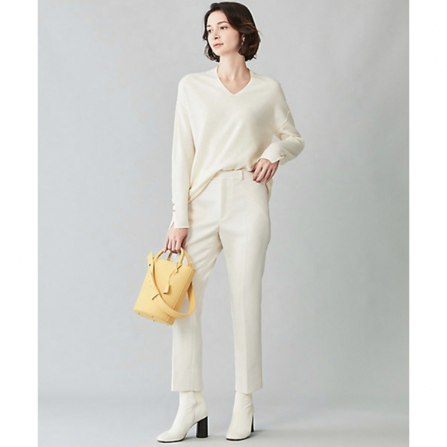 美品 BEIGE, LISS / Vネックニット ベイジ | myglobaltax.com
