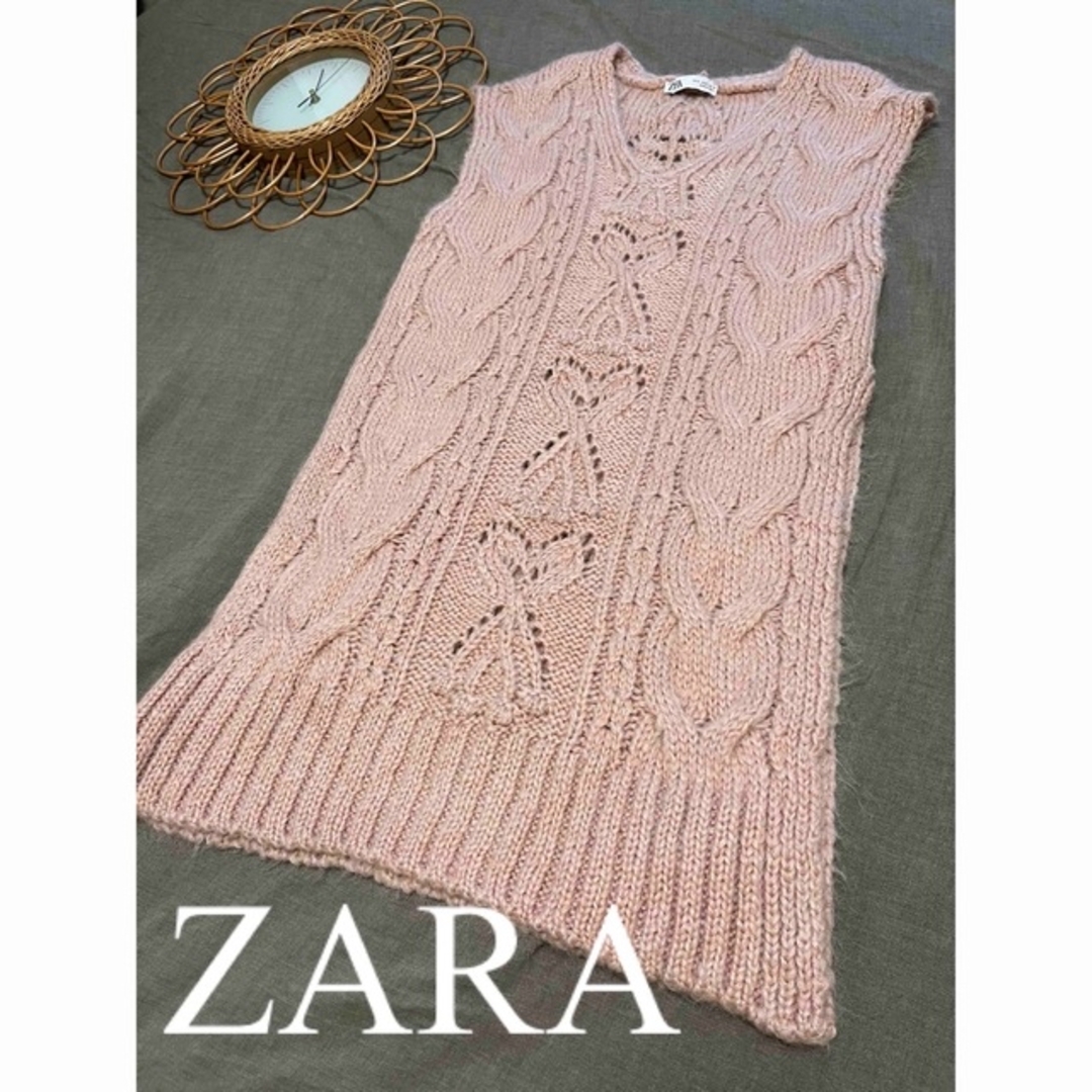 ZARA(ザラ)の美品　ZARA ザラ　ニット　ロングワンピース　ベスト　ケーブル　ピンク　人気 レディースのワンピース(ロングワンピース/マキシワンピース)の商品写真