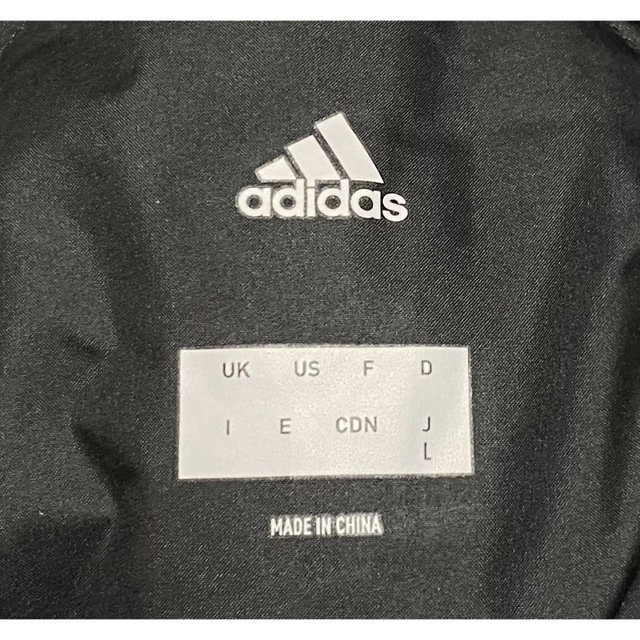 adidas(アディダス)のadidas キルティングコート ライトダウンコート ブラック Lサイズ メンズのジャケット/アウター(ダウンジャケット)の商品写真