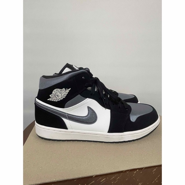 NIKE(ナイキ)のAIR JORDAN 1 MID SE BLACK/SMOKE GREY- メンズの靴/シューズ(スニーカー)の商品写真