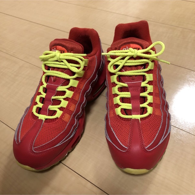 NIKE(ナイキ)のNIKE iD AIR MAX 95 24cm 赤 黄色 レディースの靴/シューズ(スニーカー)の商品写真