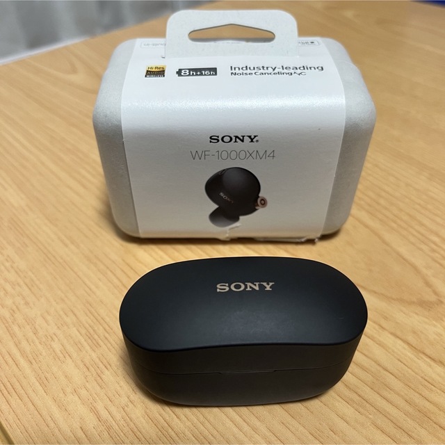 SONY(ソニー)のSONY ワイヤレスイヤホンWF-1000XM4 美品 スマホ/家電/カメラのオーディオ機器(ヘッドフォン/イヤフォン)の商品写真