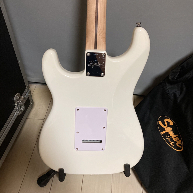 Squire by fender Stratocaster ホワイト Squire by fender Stratocaster ホワイト
