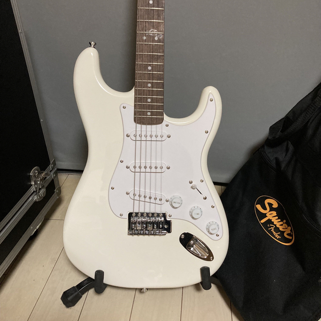 Squire by fender Stratocaster ホワイト Squire by fender Stratocaster ホワイト