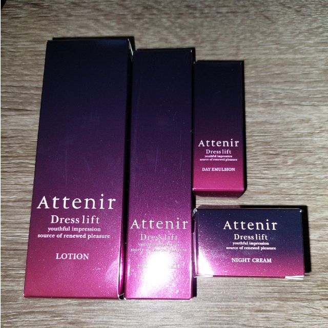 Attenir(アテニア)のAttenir セット コスメ/美容のスキンケア/基礎化粧品(化粧水/ローション)の商品写真