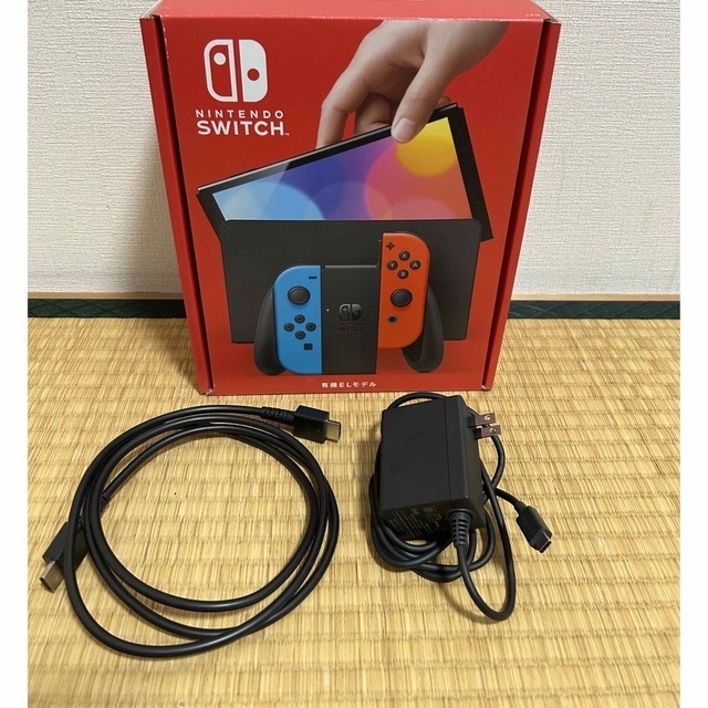 Nintendo Switch 有機ELモデル　本体、ケース、画面保護シール付き