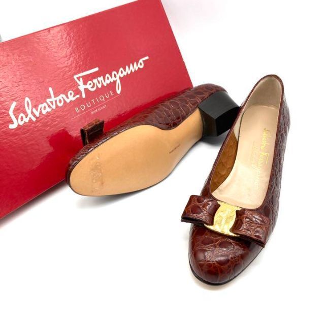 ✨新品未使用✨ 定番✨ Ferragamo 23cm ヴァラ クロコ型押し 【超